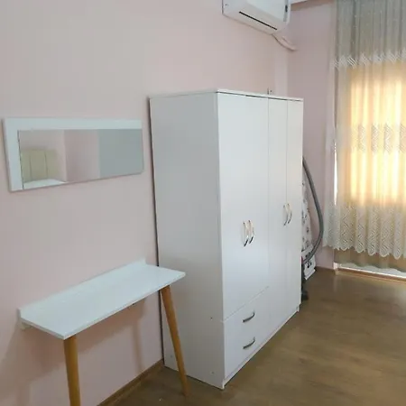 شقة كبيرة ديلوكس ثلاث غرف وصالون 112 Appartement *